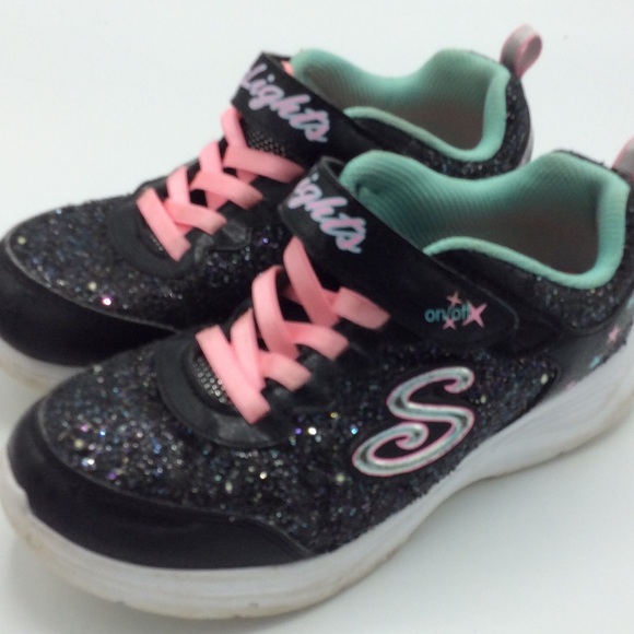 sketcher velcro shoes